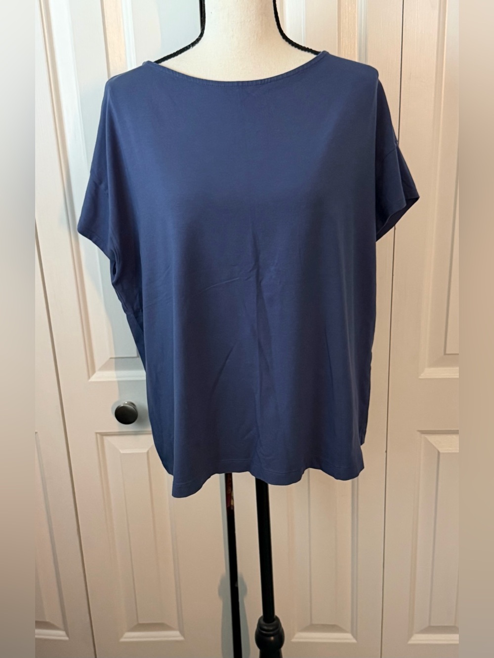 Women's Relaxed Crewneck Top in Navy By J.Jill Like New Condition